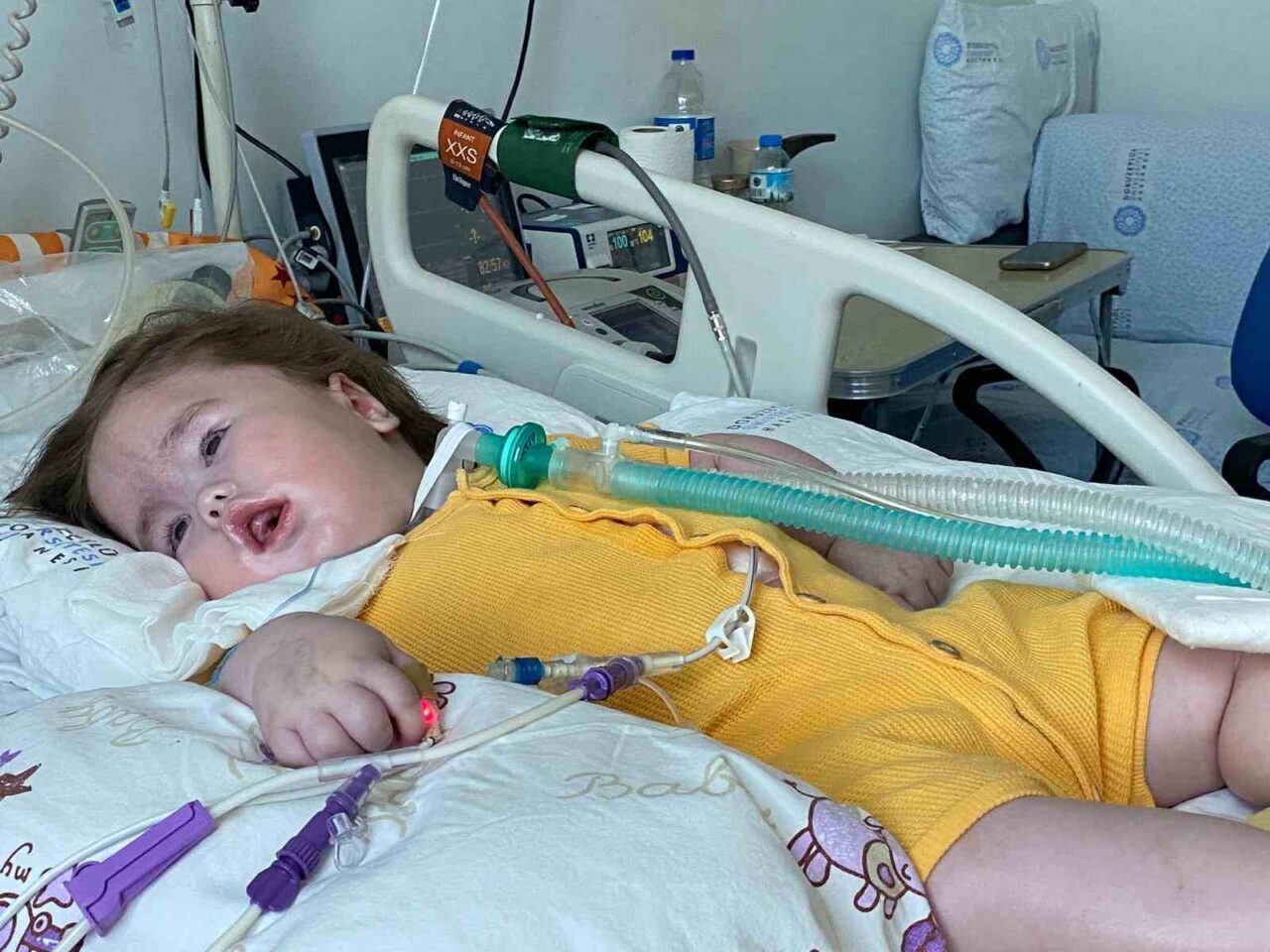 İzmir’de Özel Karataş Hastanesinde dünyaya gözlerini açan Vedat Eymen bebek,