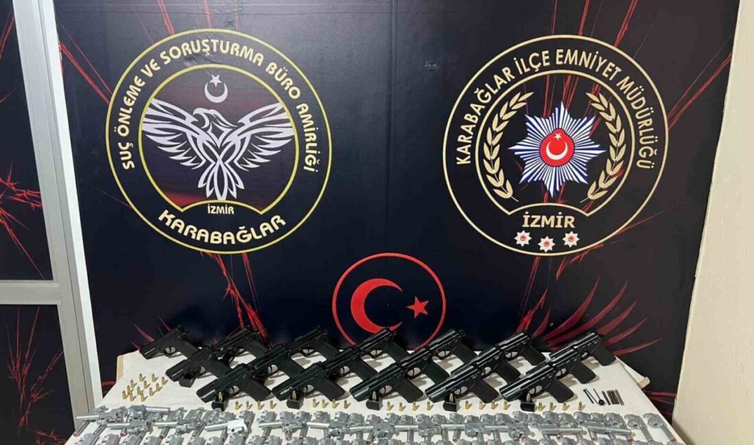 İzmir’in Karabağlar ilçesinde silah ticaretine yönelik yürütülen çalışmalar kapsamında dört
