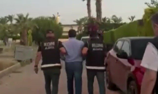 İzmir’de gerçekleştirilen yolsuzluk operasyonu kapsamında, tutuklanan İZBETON A.Ş. eski Genel