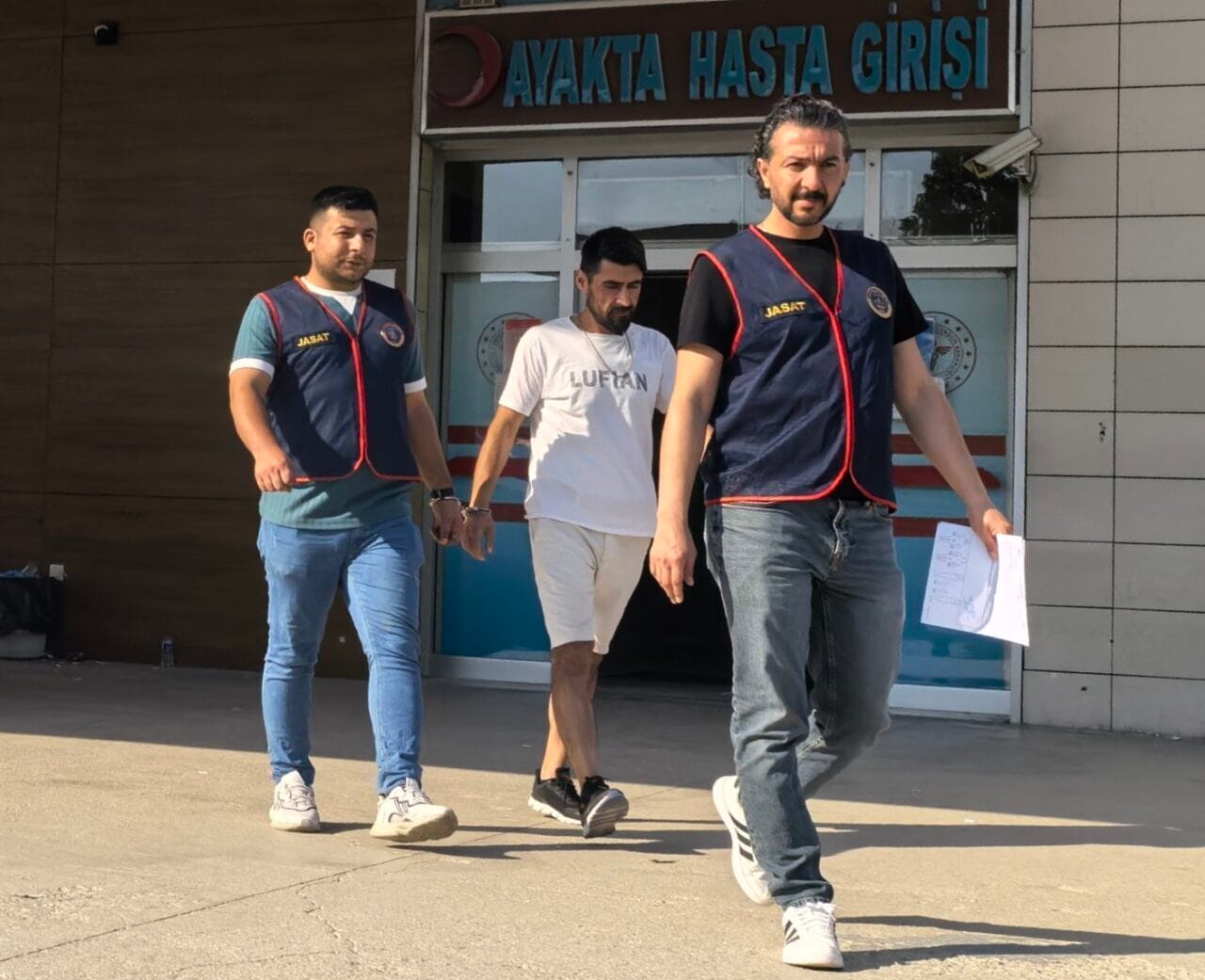 Bursa’nın İnegöl ilçesinde hakkında kesinleşmiş hapis cezası bulunan şahıs, kafede