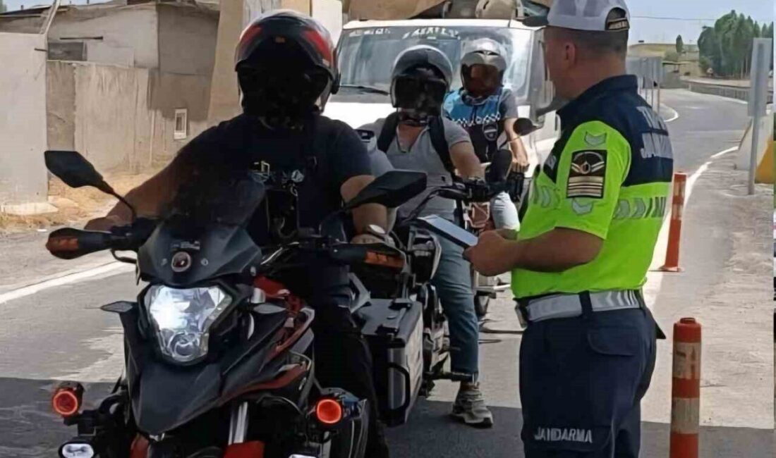 Ağrı İl Jandarma Komutanlığınca gerçekleştirilen trafik kontrol ve denetimlerinde bin