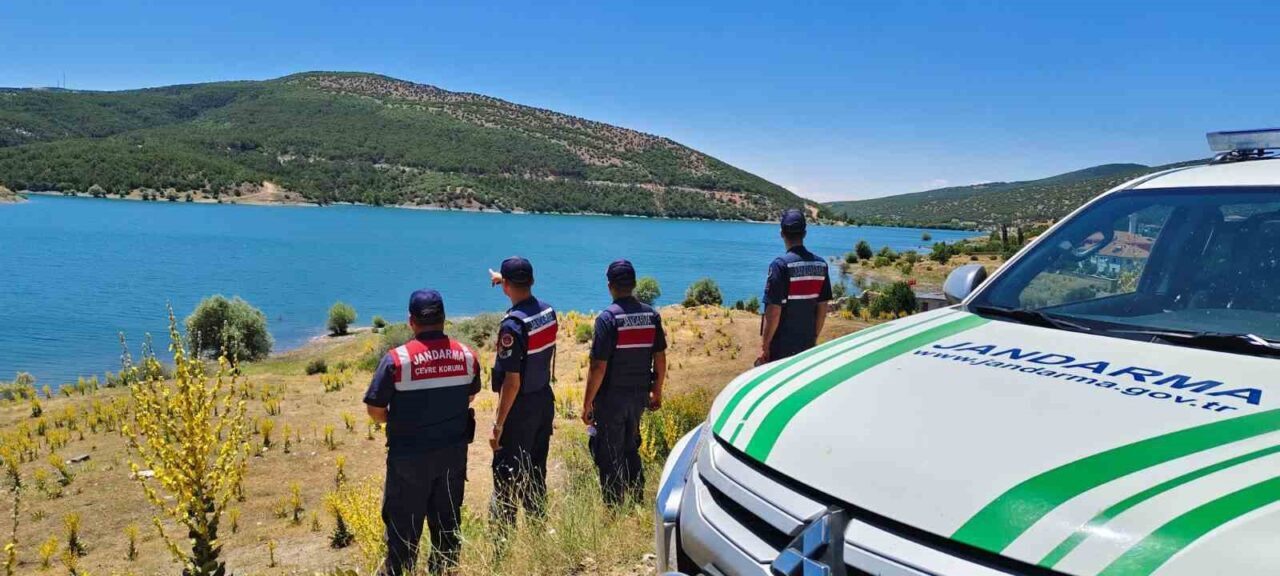 Yozgat’ın Çayıralan ilçesinde Jandarma ekipleri barajda denetim gerçekleştirdi. Aşağıyahyasaray Köyü