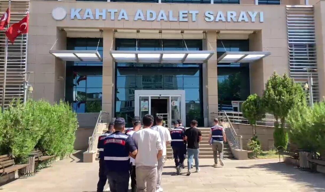 Adıyaman İl Jandarma Komutanlığı ekiplerince uyuşturucu satıcılarına yönelik yürütülen çalışmalar