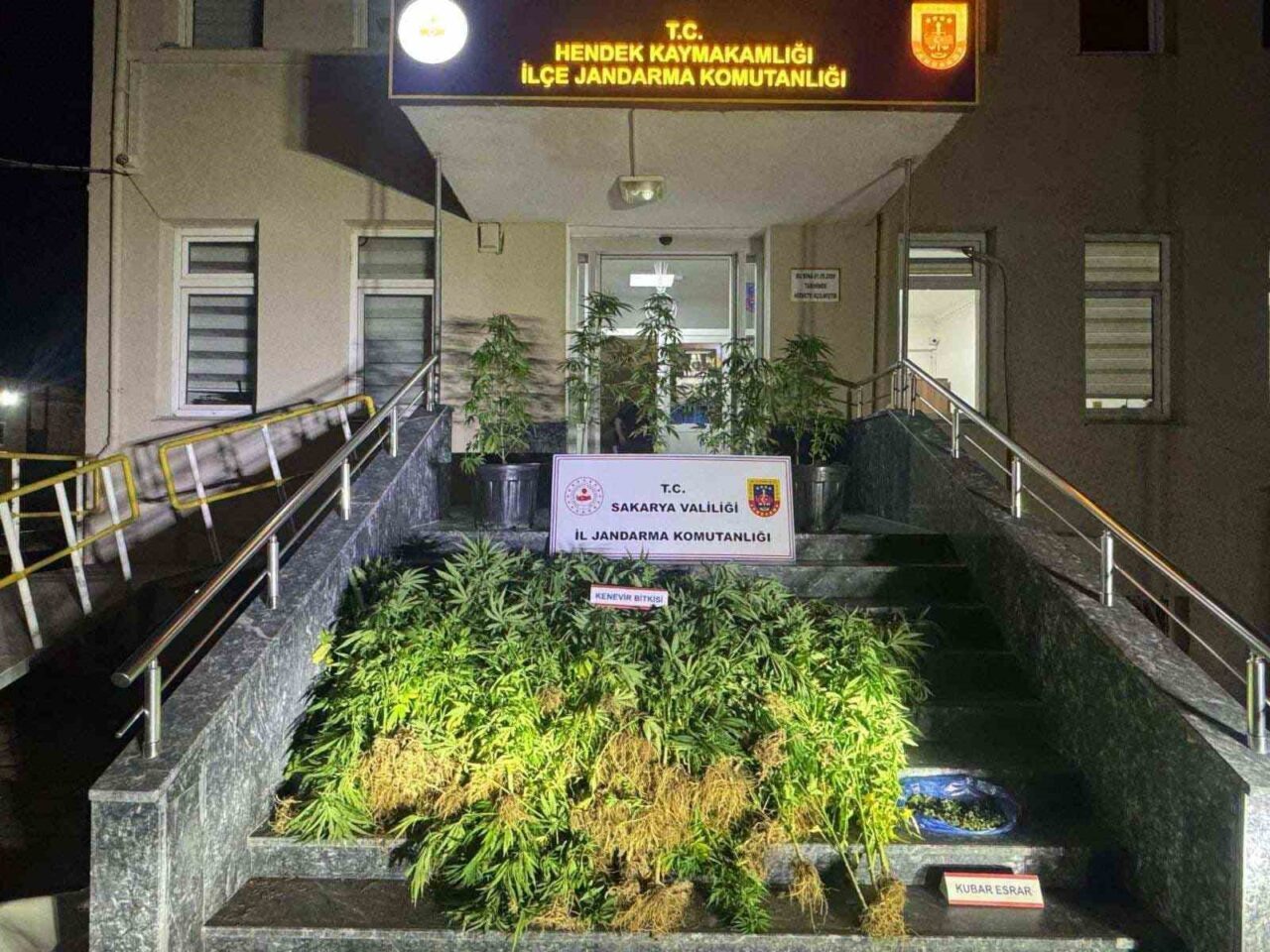 Sakarya’da 1 haftada yapılan uyuşturucu operasyonunda gözaltına alınan 9 şüpheliden