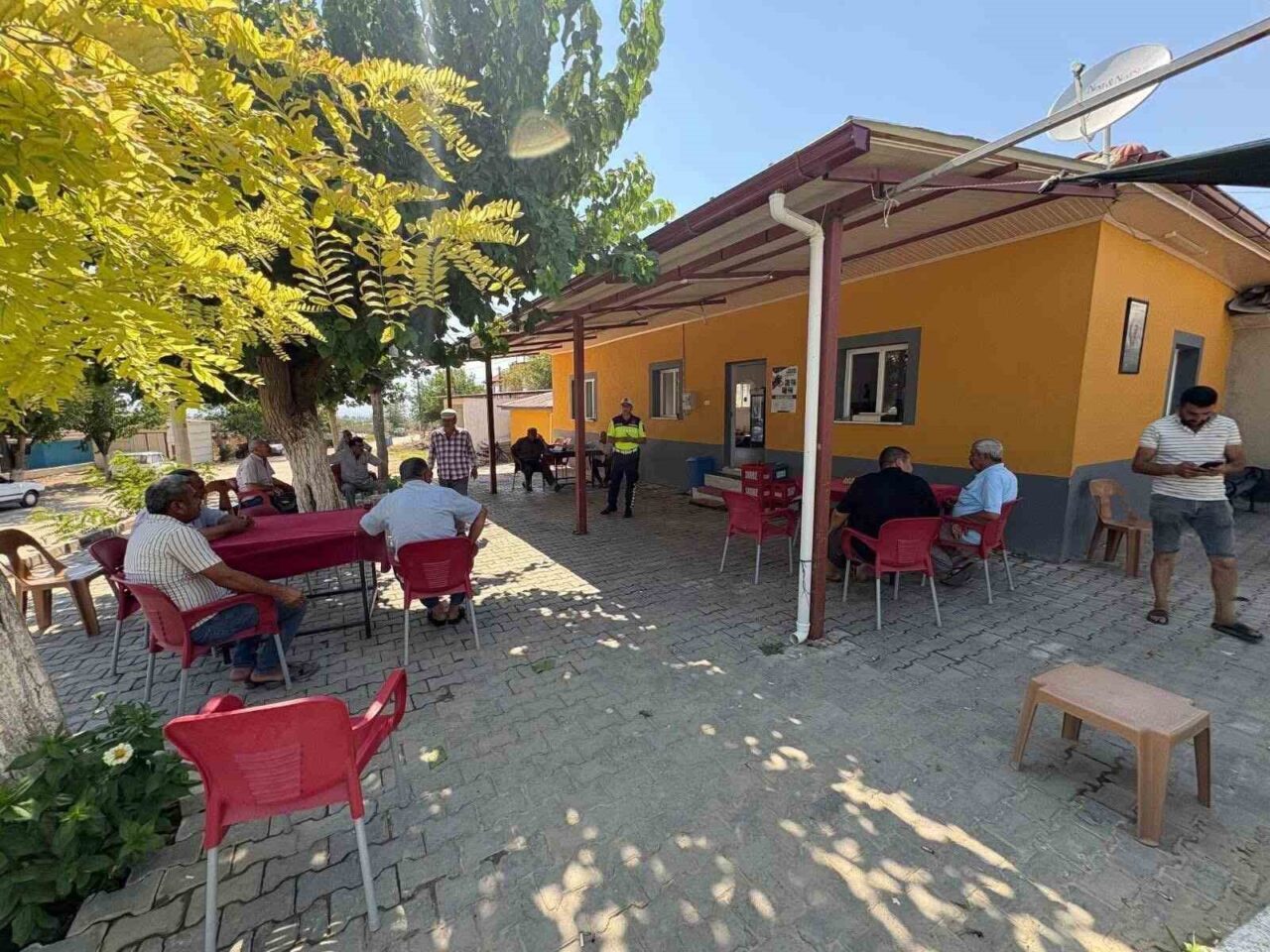 Manisa’nın Sarıgöl ilçesinde, İlçe Jandarma Komutanlığına bağlı trafik ekipleri tarafından