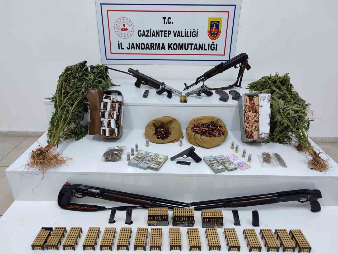 Gaziantep’te kaçakçılık olayları ve uyuşturucuyla mücadele kapsamında 145 olaya müdahale