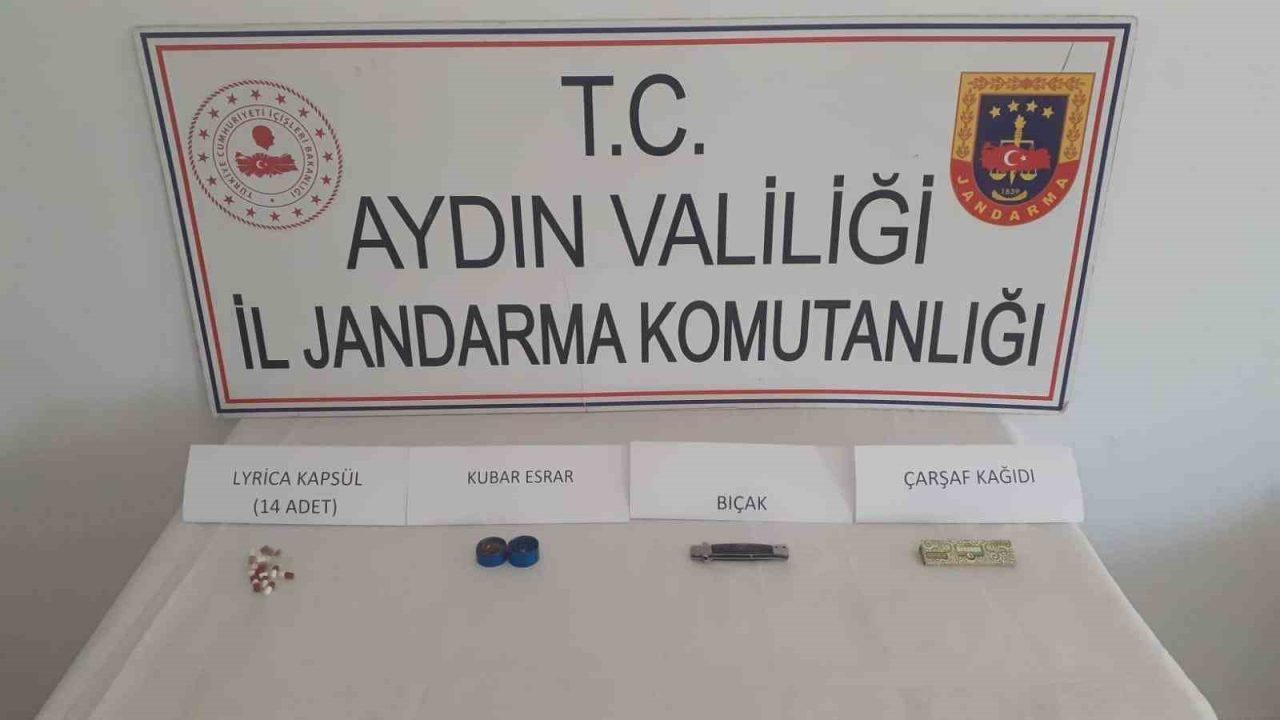Aydın-İzmir Otoyolu Germencik gişelerinde jandarma ekiplerince şüphelenilerek durdurulan araçtan uyuşturucu