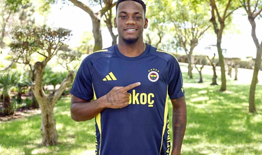 Fenerbahçe’nin yeni transferi Jhon Duran, sarı-lacivertli kulüpte olduğu için çok