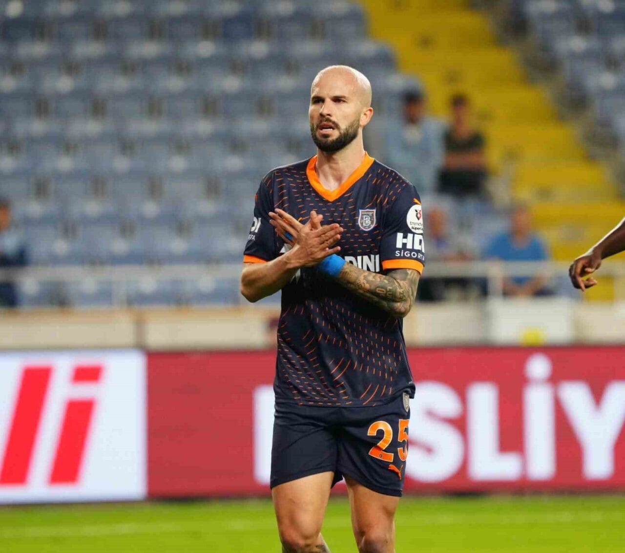 Başakşehir, Brezilyalı futbolcu Joao Figueiredo’nun Malezya temsilcisi Johor Darul Ta’zim