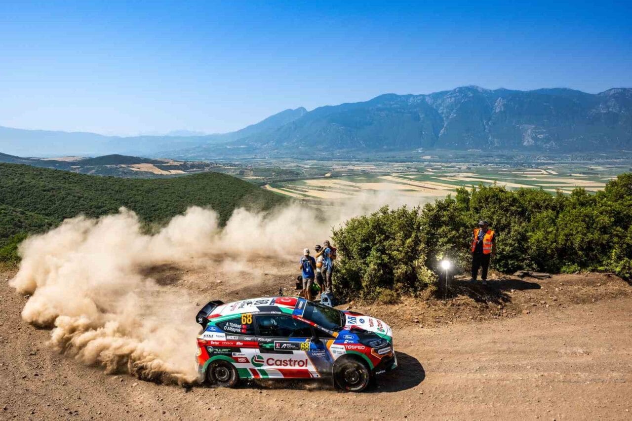 Yunanistan’da koşulan Akropol Rallisi’ni Junior WRC ve WRC3 klasmanlarında birinci