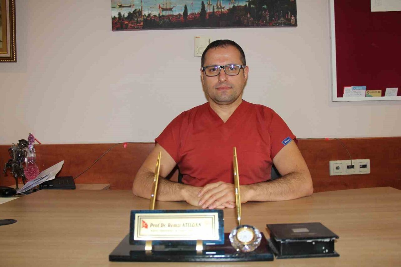 Kadın Hastalıkları Uzmanı Prof. Dr. Remzi Atılgan, Covid-19 aşısı sonrası