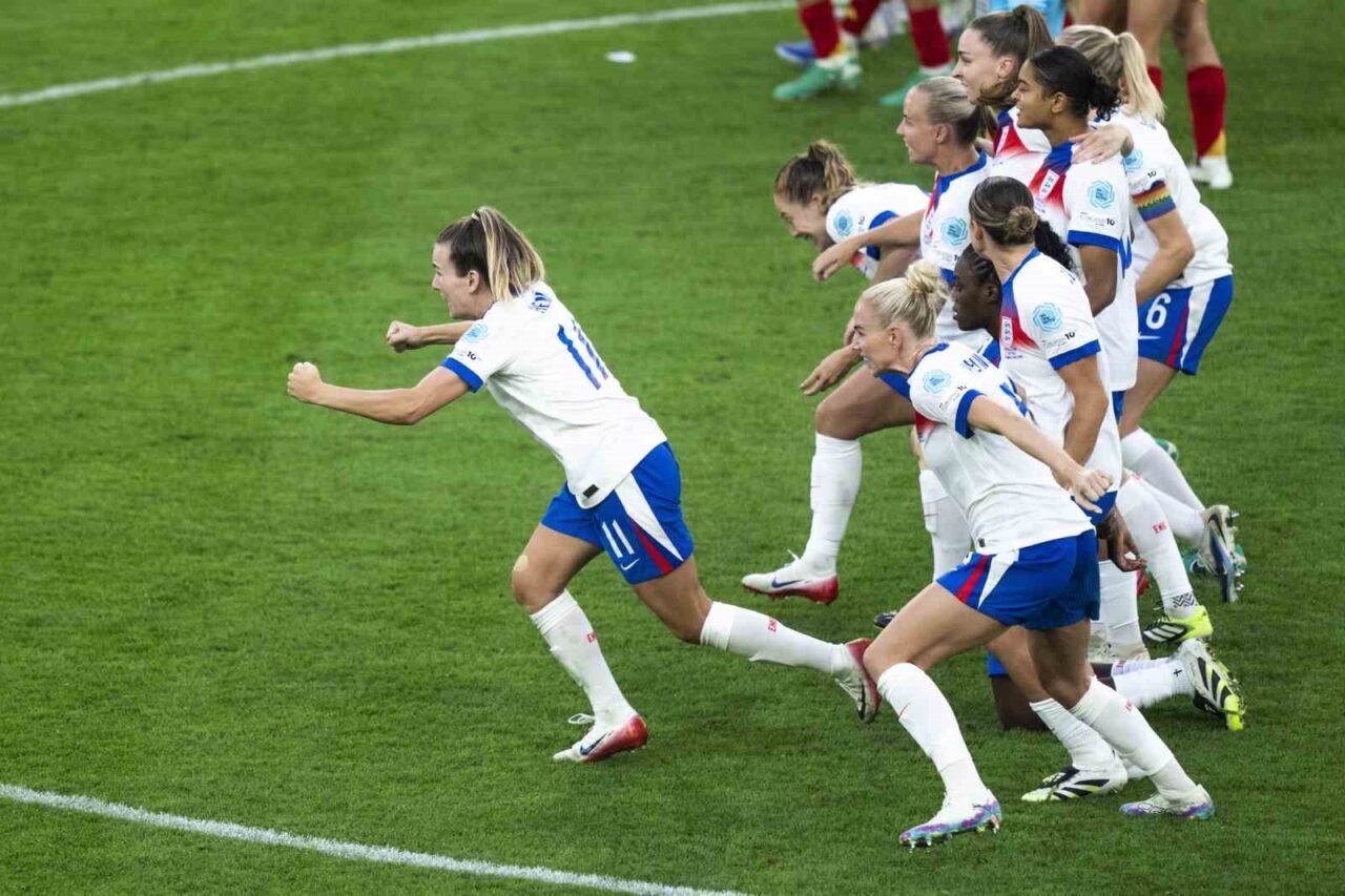 UEFA Kadınlar EURO 2025 finalinde normal süresi ve uzatmaları 1-1