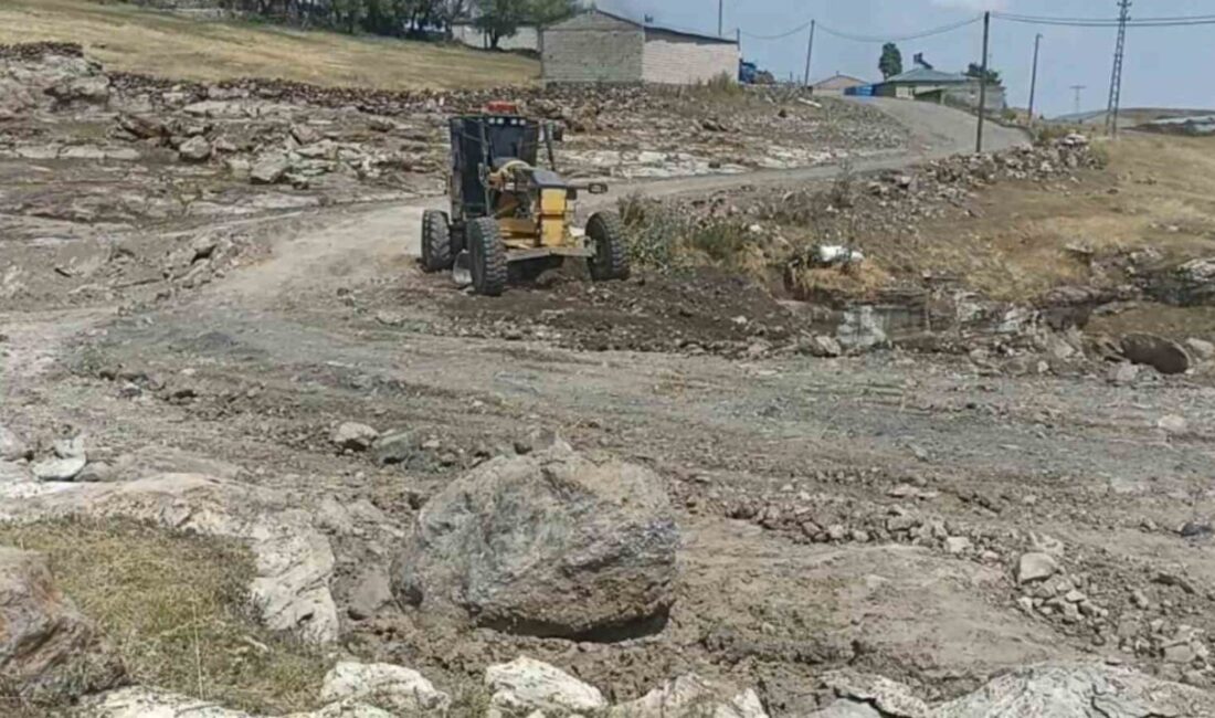 Kağızman’da sel afeti sonrasında yaralar sarılıyor. Ekipler, önce içme suyu