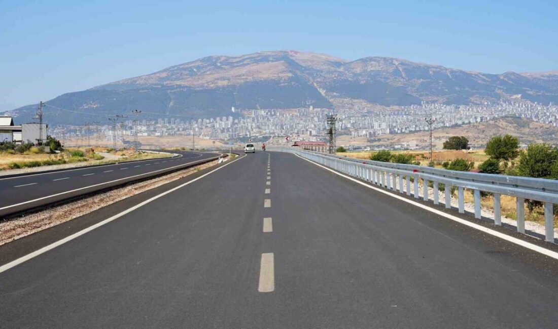 Kahramanmaraş Büyükşehir Belediyesi kırsal mahallelere yeni duble yol yaptı. Kahramanmaraş’ta