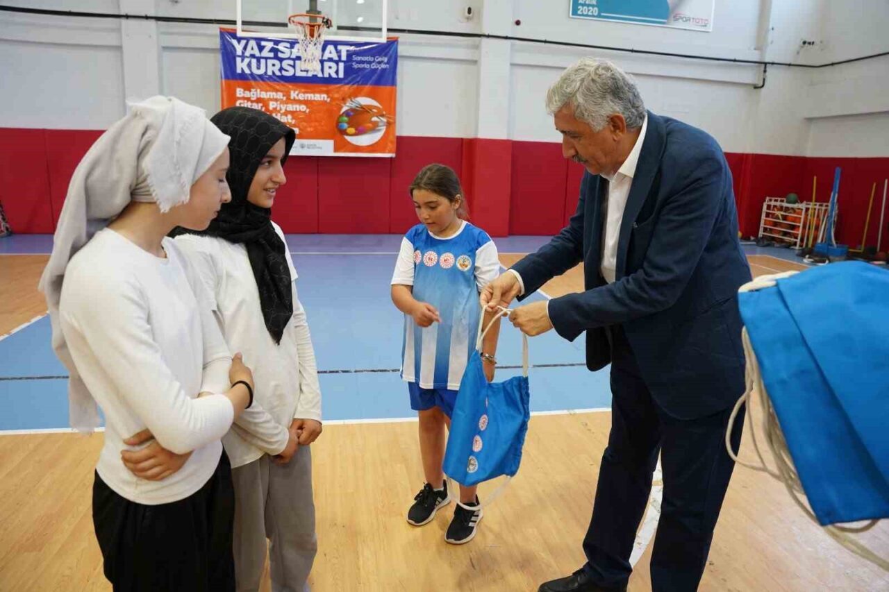 Adıyaman Kahta Belediyesi öncülüğünde Kahta Kaymakamlığı, İlçe Milli Eğitim Müdürlüğü