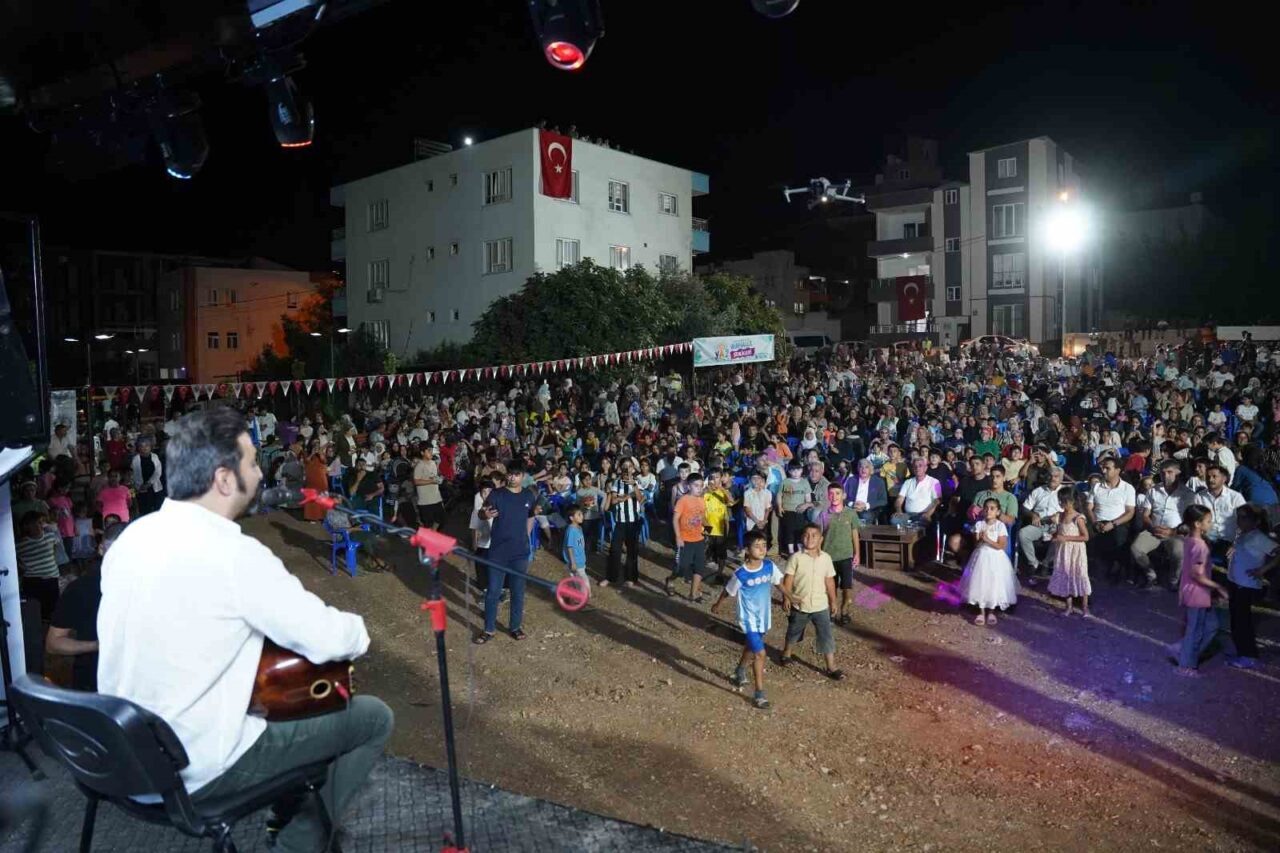 Adıyaman’ın Kahta ilçe Belediyesi tarafından Yaz Şenlikleri kapsamında Cumhuriyet Mahallesi’nde