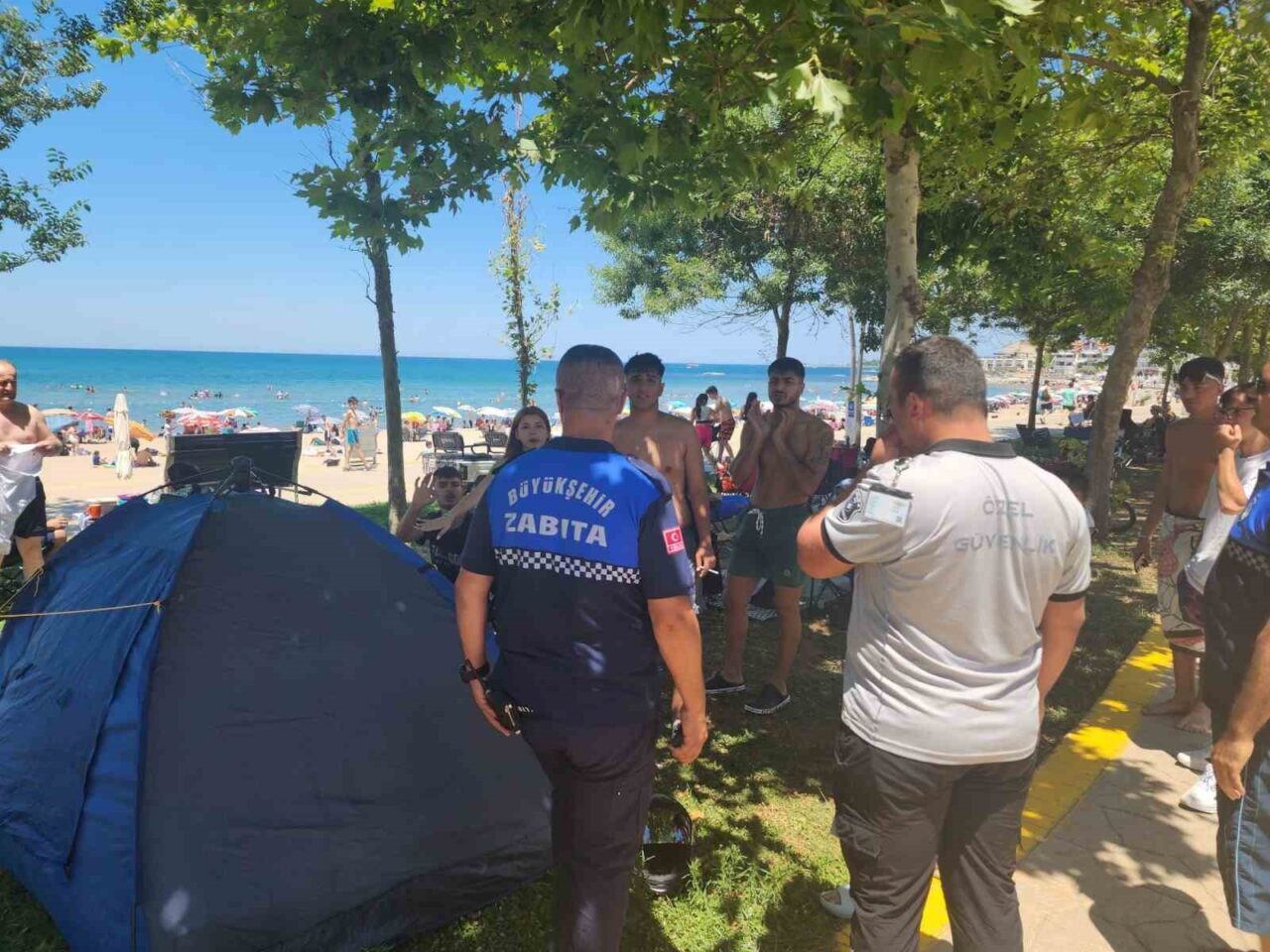 Kocaeli Büyükşehir Belediyesi Zabıta ve güvenlik ekipleri, Kandıra’daki Mavi Bayraklı