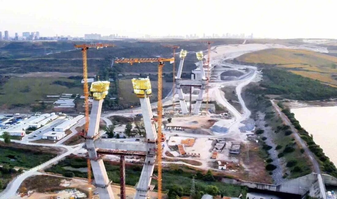 Kanal İstanbul Projesi çerçevesinde yapımı süren Sazlıdere Köprüsü’nde çalışmalar tüm