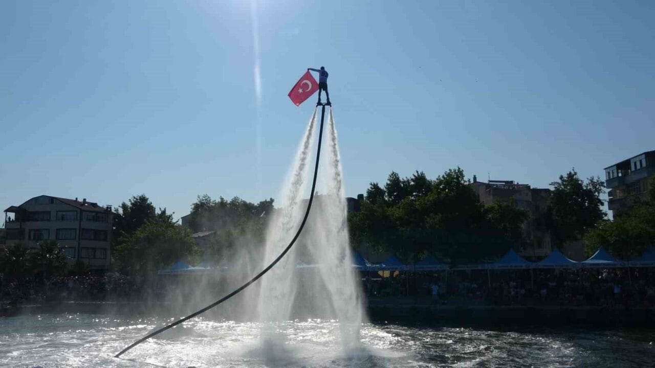 Karabiga Belediyesi tarafından düzenlenen Priapos Deniz Festivali, büyük bir coşkuyla