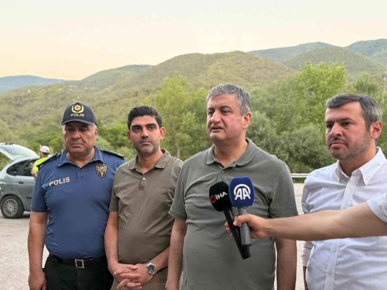 Karabük Valisi Mustafa Yavuz, orman yangınını söndürme çalışmalarının devam ettiğini