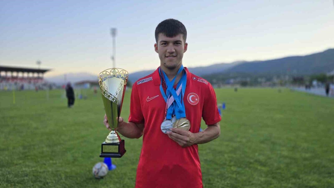 Tunus’ta düzenlenen Dünya Para Atletizm Grand Prix’sinde, uzun atlamada 6.62