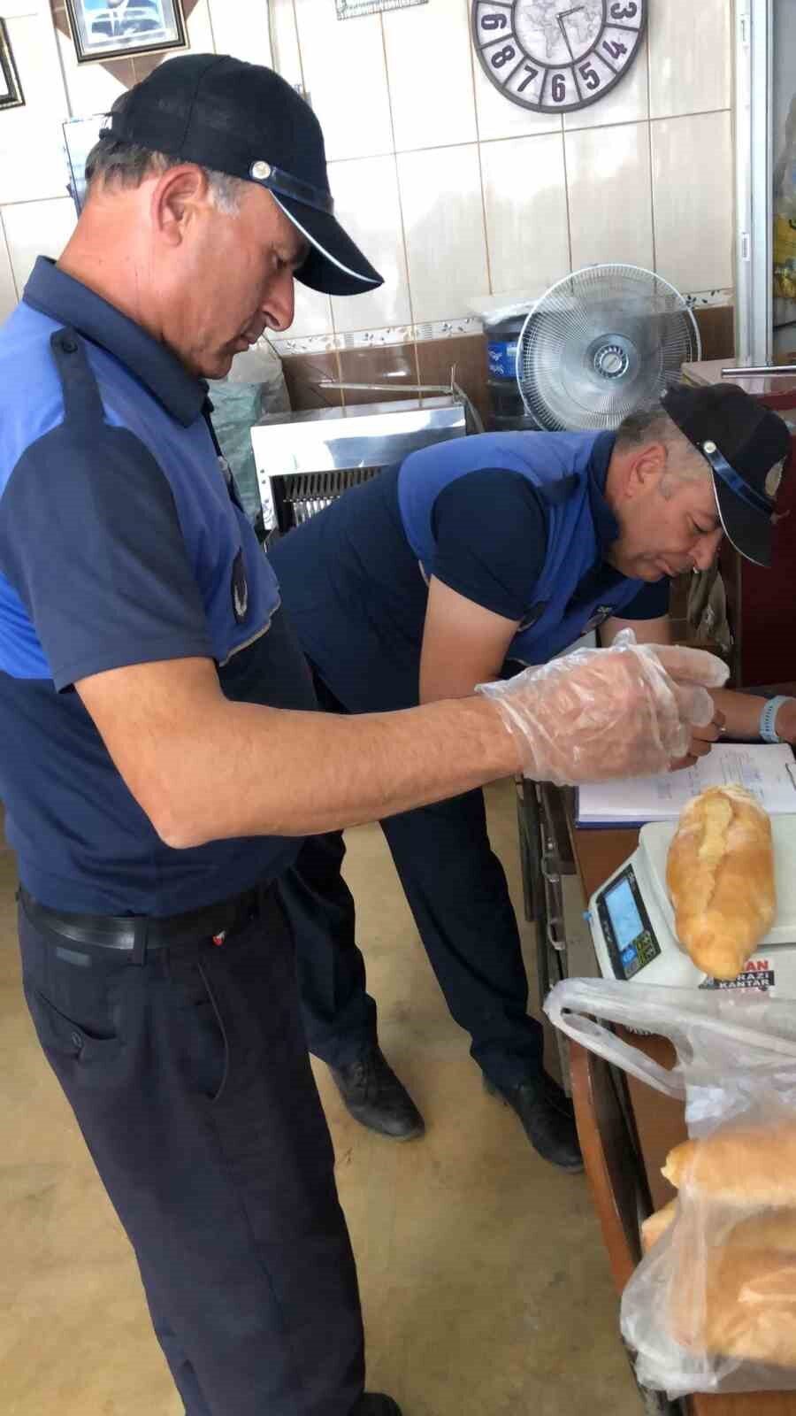 Aydın’ın Karacasu ilçesinde sahaya inen zabıta ekipleri, ekmek üretimi yapan