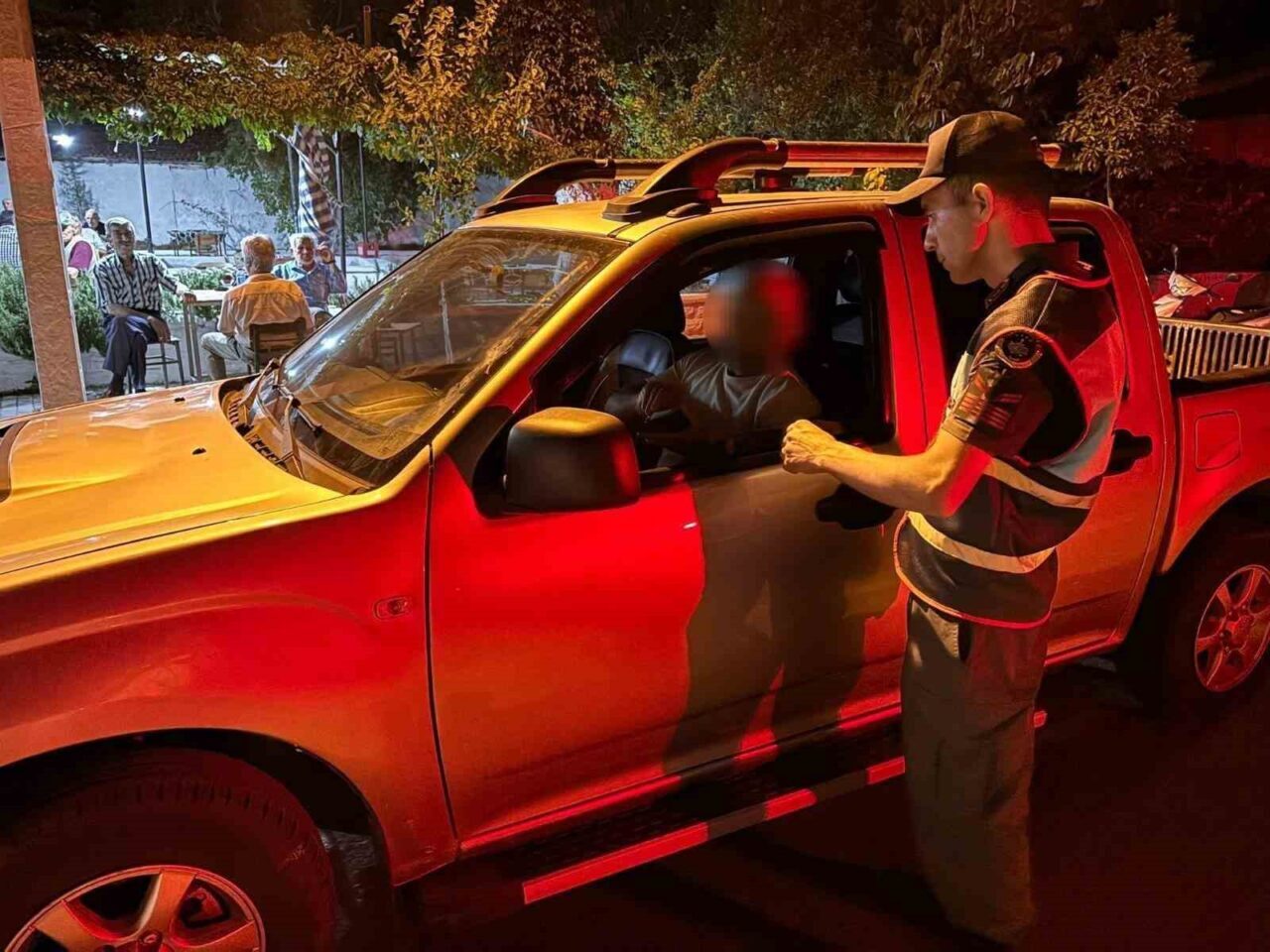 Aydın’ın Karacasu ilçesinde jandarma tarafından yapılan sıcak nokta uygulamasında 167