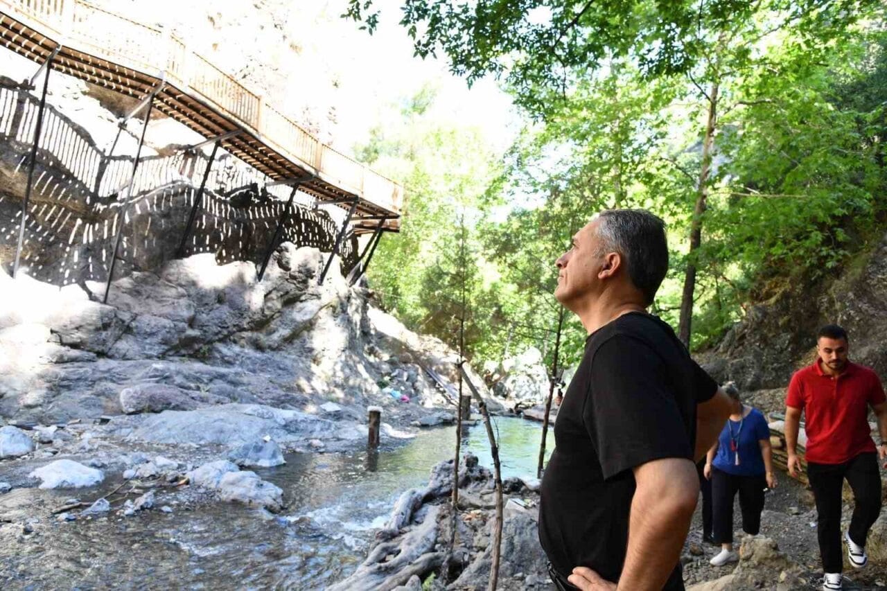 Osmaniye Belediyesi tarafından hayata geçirilen Karaçay Şelalesi Kanyon Yürüyüş Yolu
