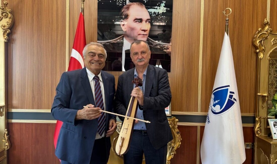 Manisa Karadenizliler Derneği Başkanı İsmail Aydın ve yönetimi, Yunusemre Belediye