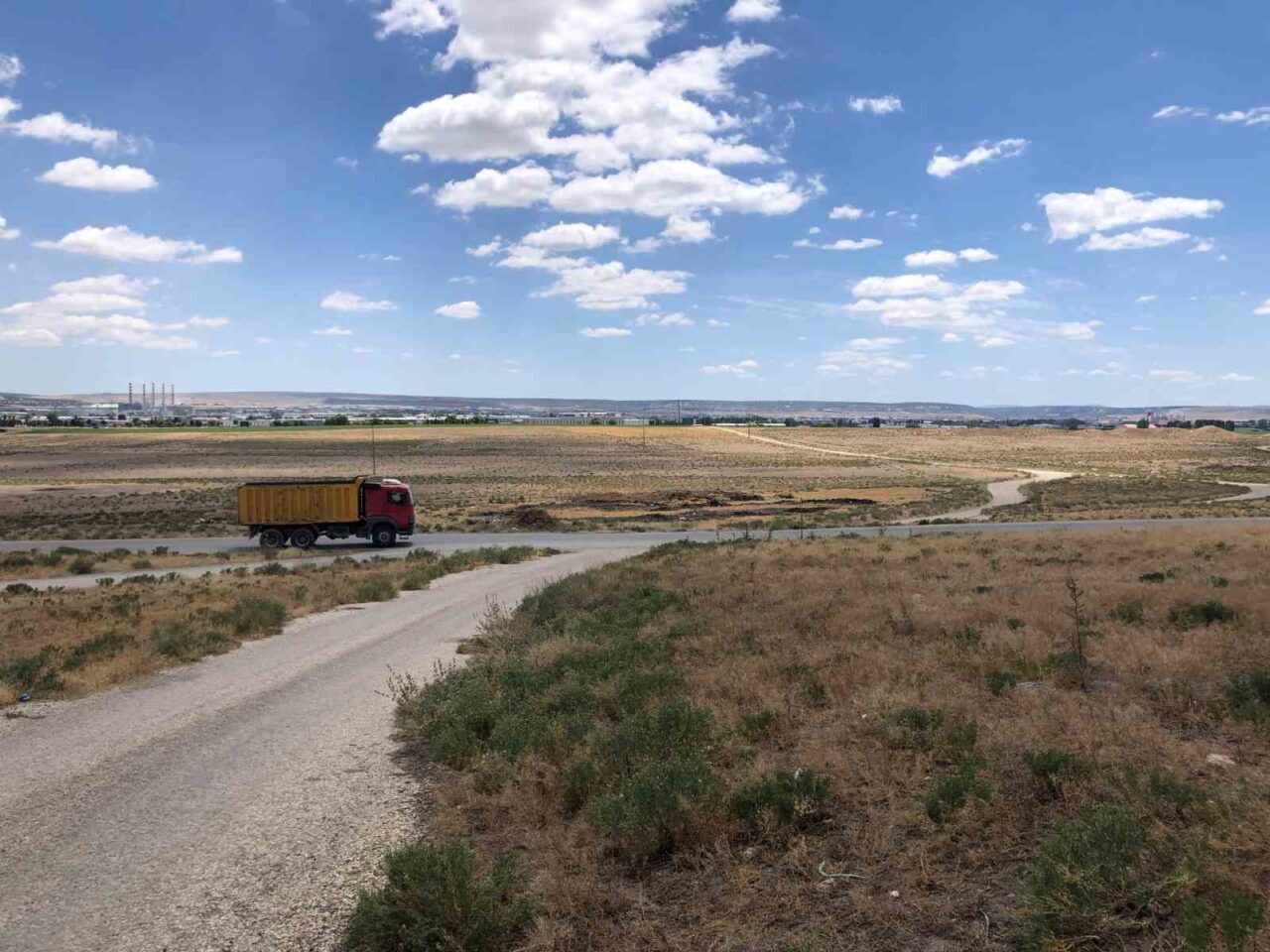 Eskişehir Organize Sanayi Bölgesi’nde (OSB) bulunan Alpu İlçesi yol çıkışında