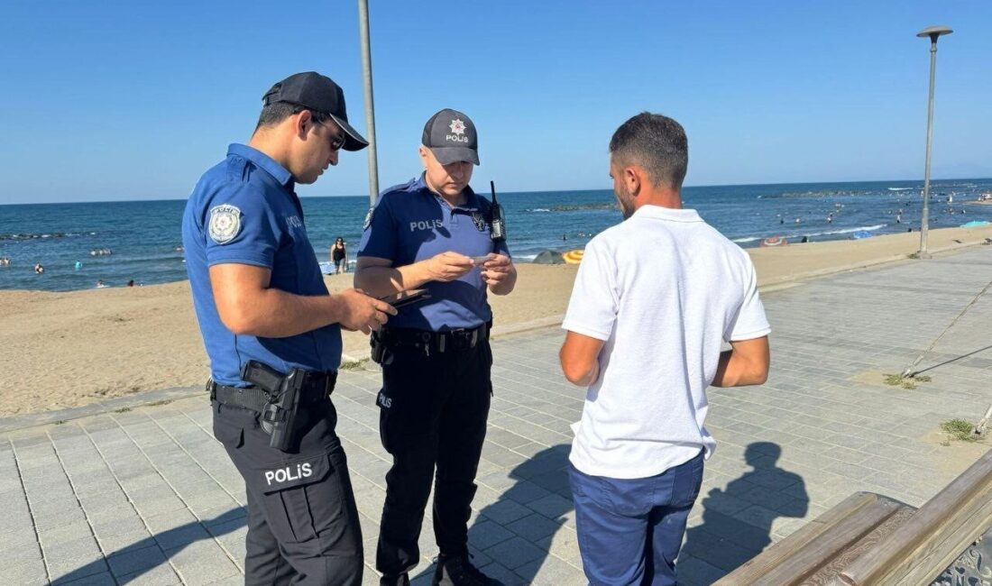 Sakarya’nın Karasu ilçesinde yaz sezonuyla birlikte sahil kesiminde artan yoğunluk,
