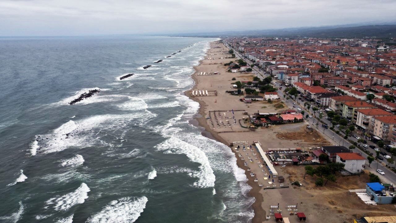 Sakarya’nın Kocaali ve Kaynarca ilçelerinin ardından Karasu’da da denize giriş