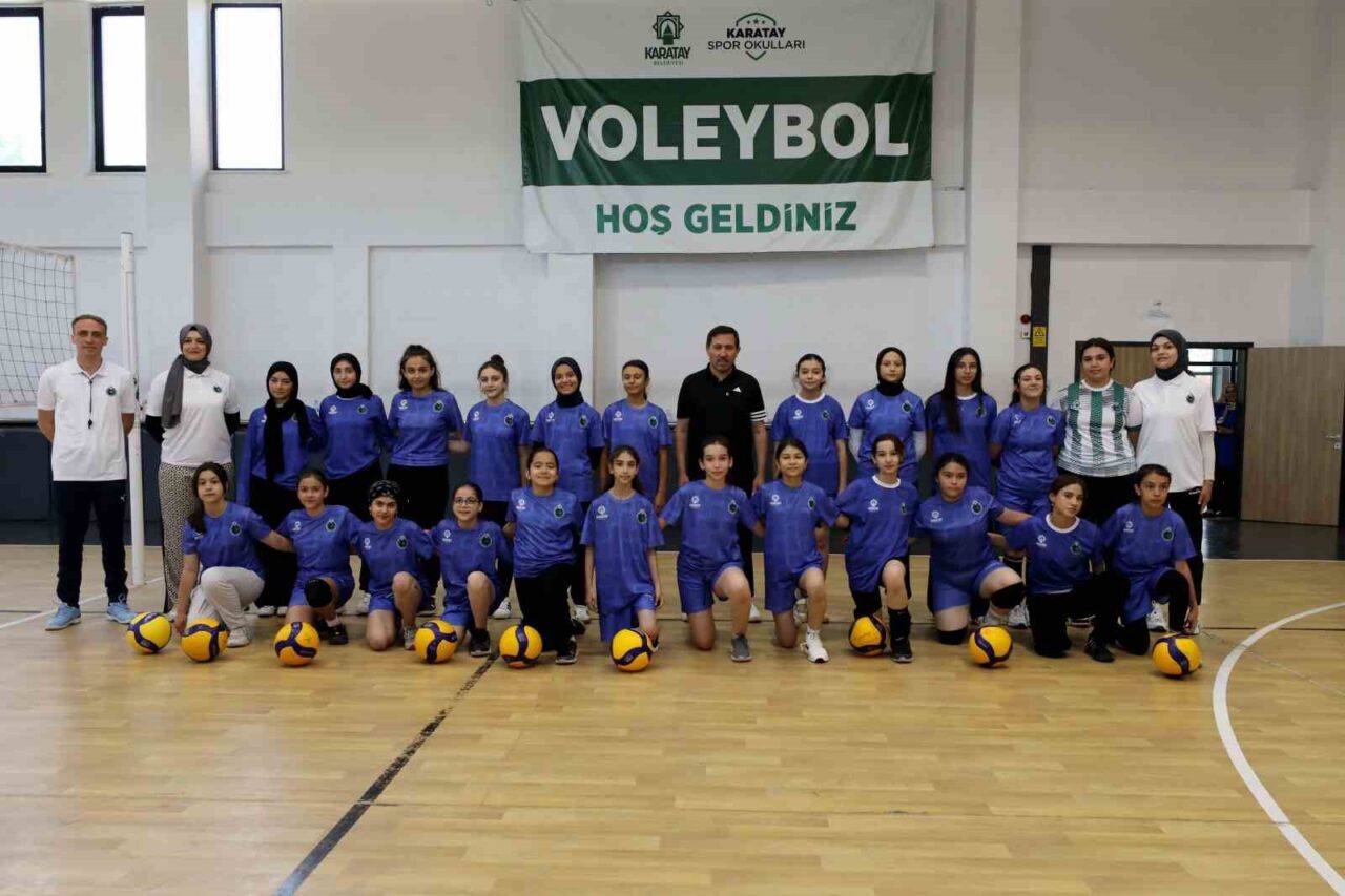 6 bini aşkın öğrencinin eğitim gördüğü Yaz Spor Okulları’nı ziyaret