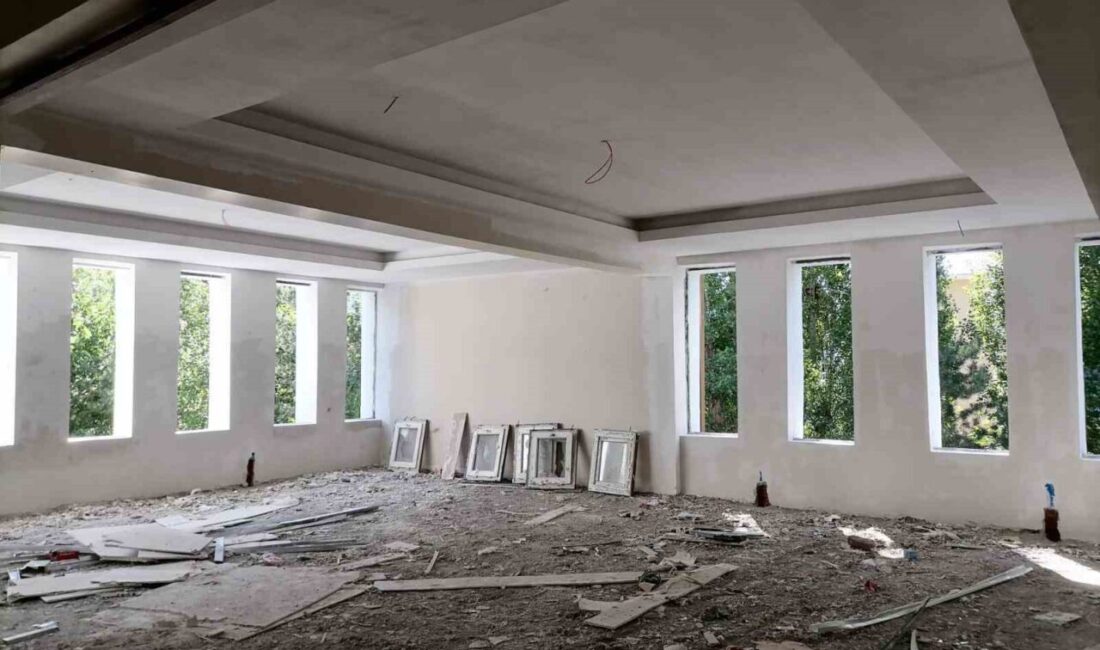 Kars’ın kültürel yaşamına önemli katkı sağlayacak olan İl Halk Kütüphanesi’nin