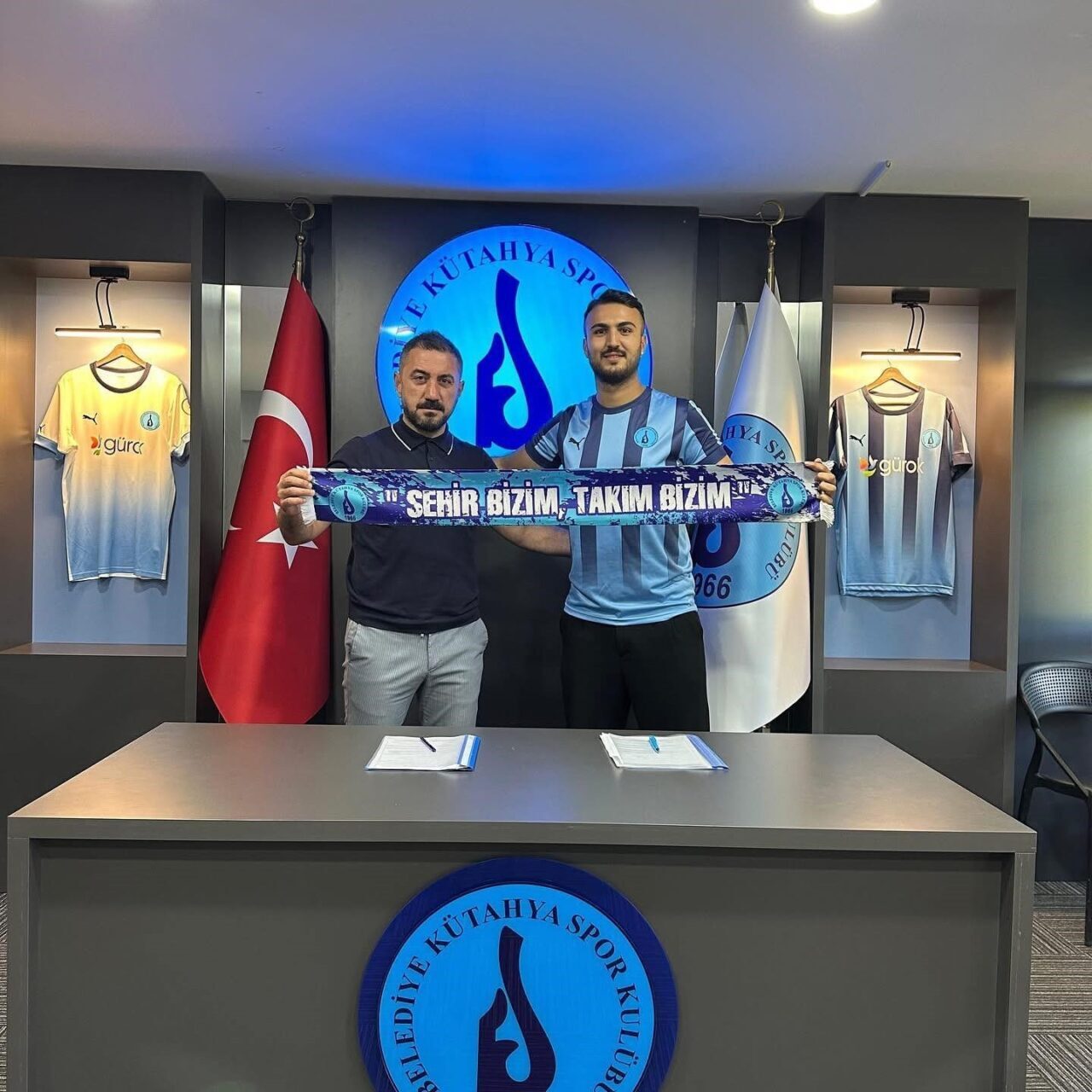 Karşıyaka, geçtiğimiz sezon Kütahyaspor’da forma giyen golcü oyuncu Ömer Faruk