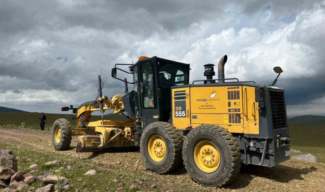 Kars’ta köy yolları tek tek yapılıyor. Yolları yapılan köylülerin yüzleri