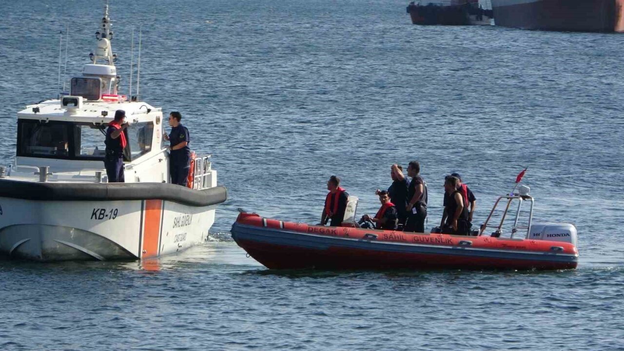 Kartal’da serinlemek için denize giren bir kişi, bir süre sonra