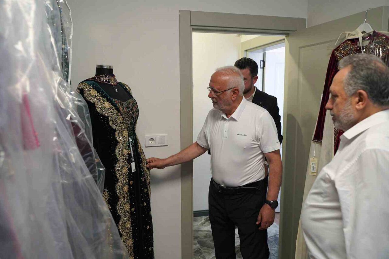 Talas Belediyesi’nin sosyal sorumluluk anlayışıyla hayata geçirdiği Kartanesi Gelinlik Evi,