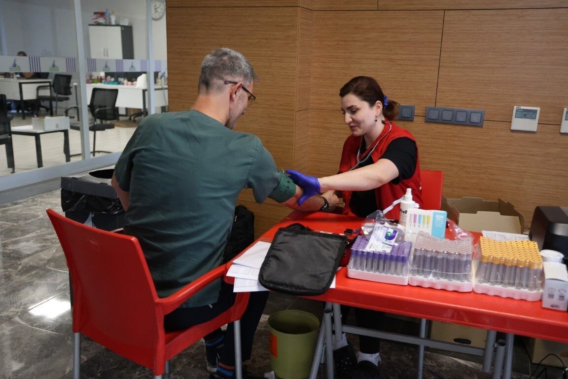 Kartepe Belediyesi ile Kocaeli Kızılay Kan Merkezi işbirliğinde “Birbirimize Candan