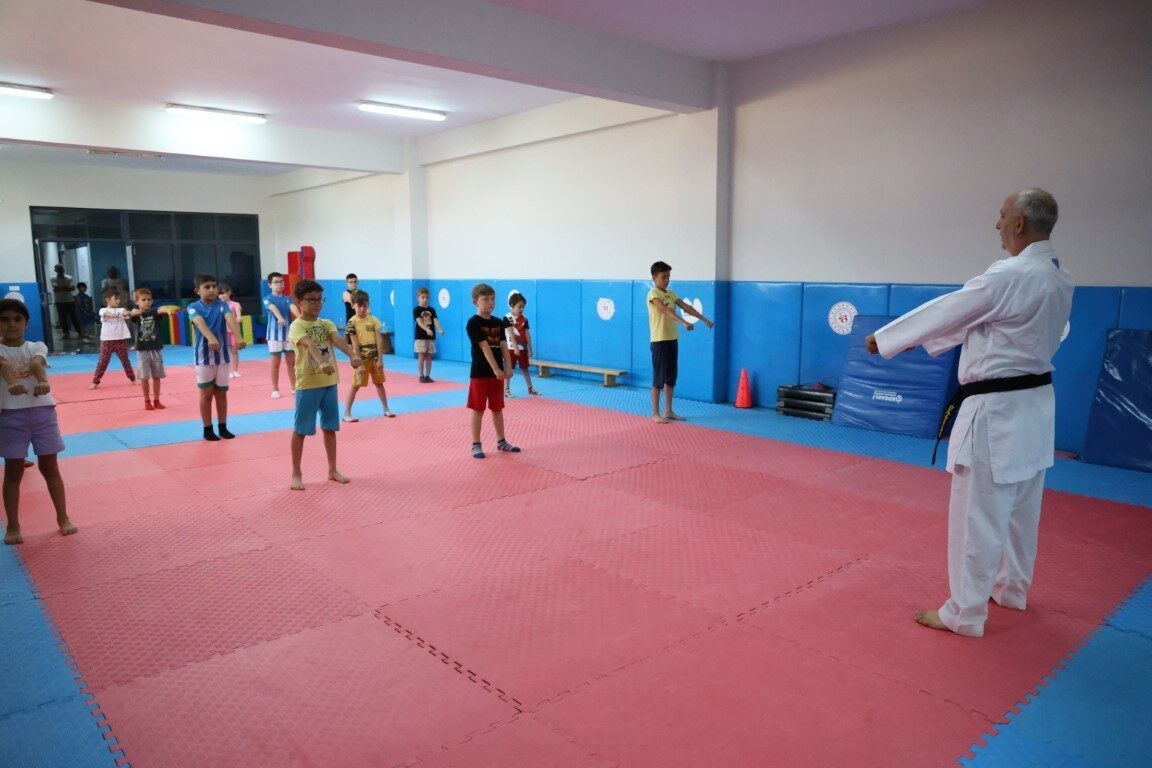 Kartepe Belediyesi tarafından geleneksel hale getirilen Yaz Spor Okulları, bu