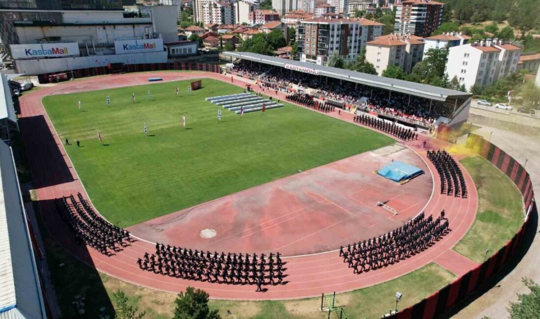Kastamonu Polis Meslek Yüksekokulunda eğitimlerini tamamlayan 486 polis, düzenlenen mezuniyet