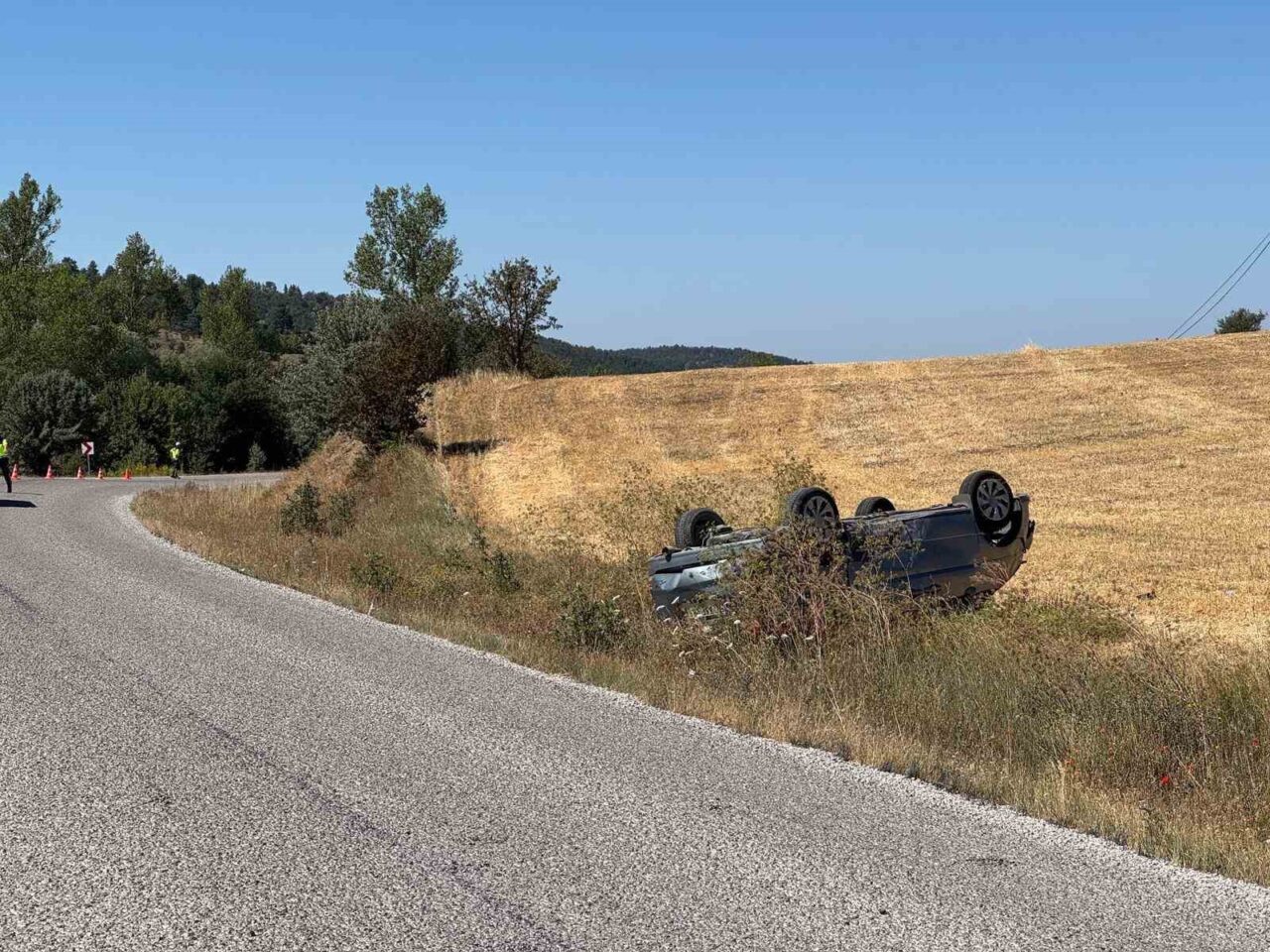 Kastamonu’da kontrolden çıkan otomobilin şarampole takla attığı kazada 3 kişi