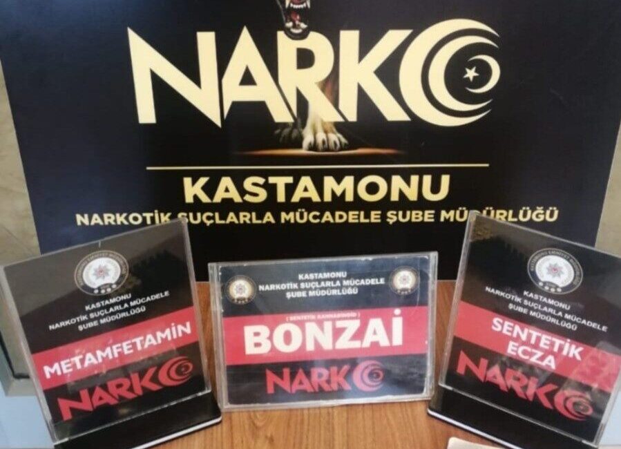 Kastamonu’da polis ekiplerinin gerçekleştirdiği uygulamada, uyuşturucu etkisi altında araç kullandığı