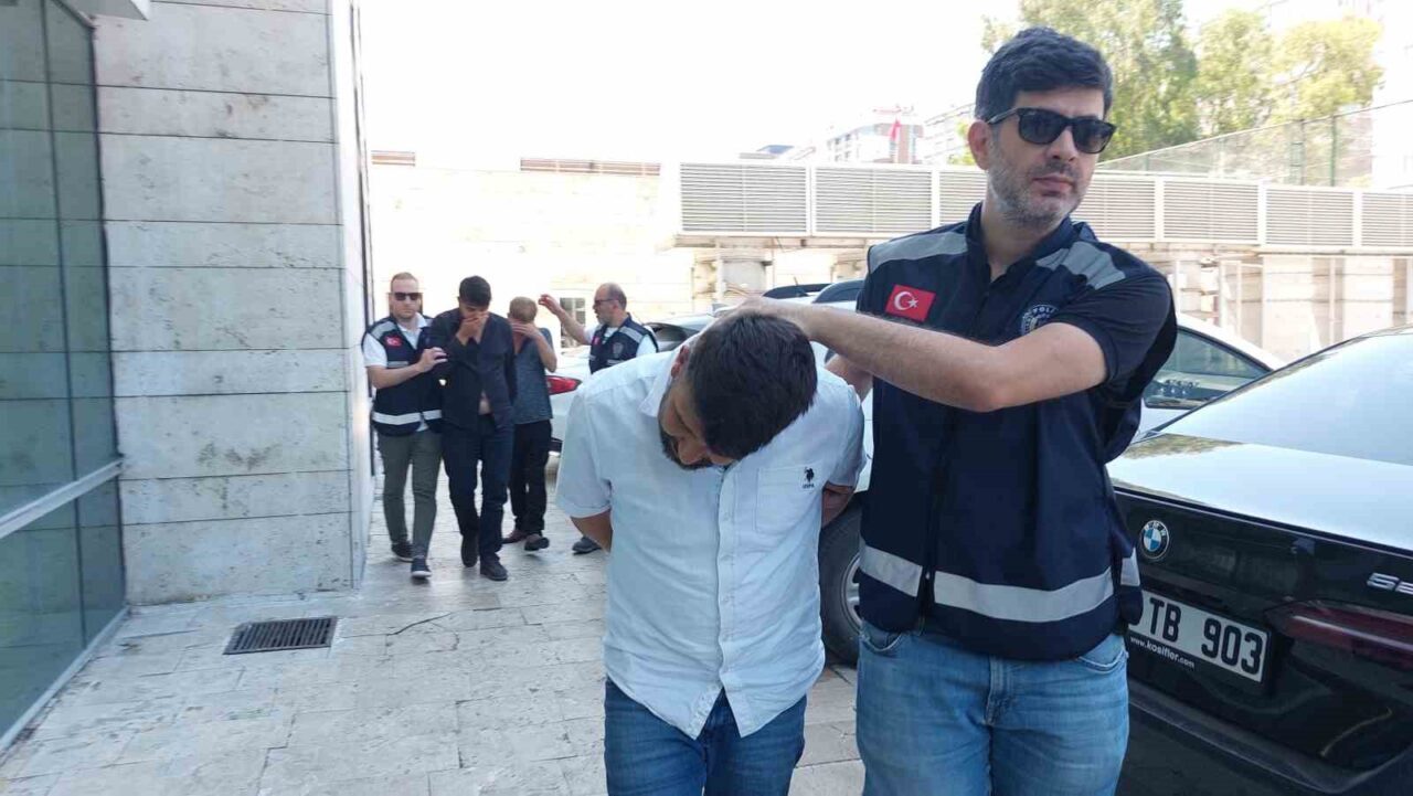 Samsun’da birlikte içki içtiği akrabasını çıkan kavgada üzerinden üzerinden araçla