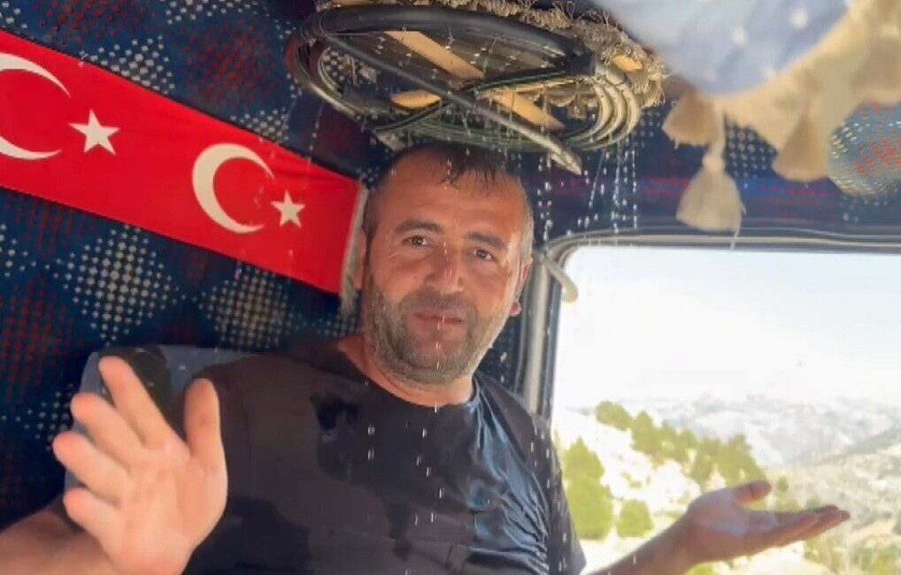 Kahramanmaraş’ta nakliyecilik yapan bir kamyon şoförü, sıcak havalarda klima bulunmayan