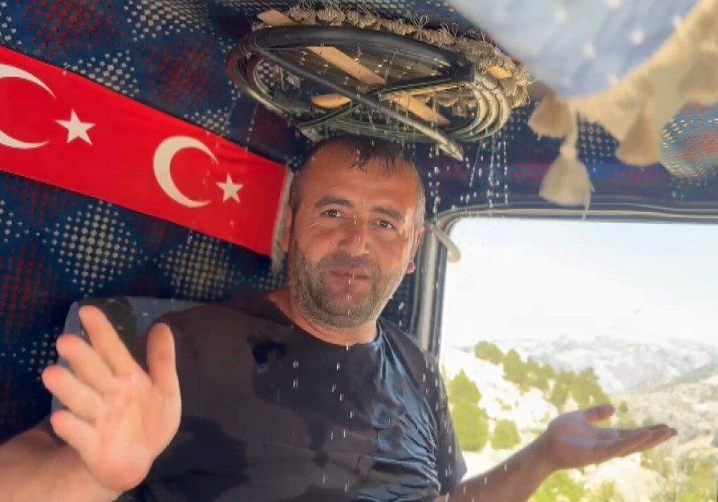 Kahramanmaraş’ta nakliyecilik yapan bir kamyon şoförü, sıcak havalarda klima bulunmayan
