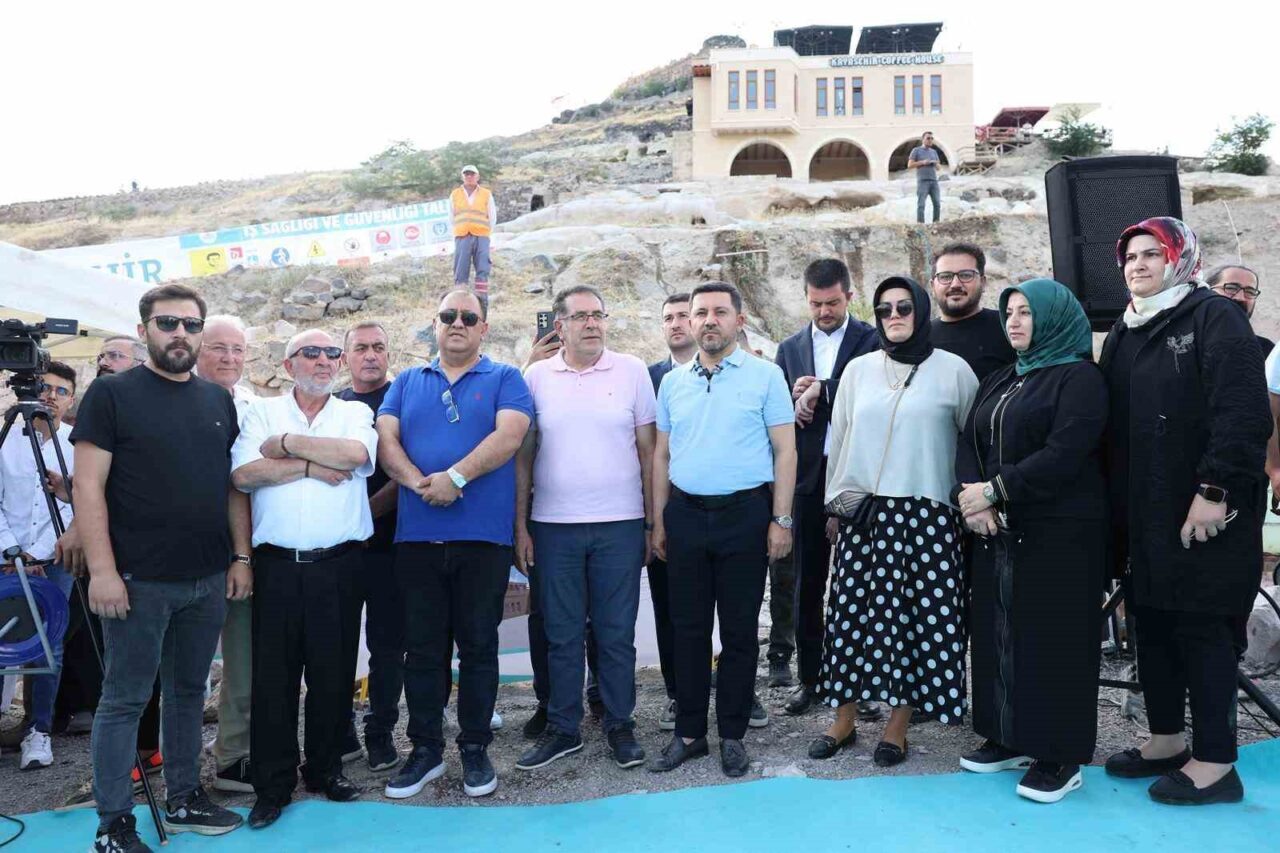 Nevşehir Belediyesi tarihi bir yatırıma imza atarak Kayaşehir Otel’nin temeli