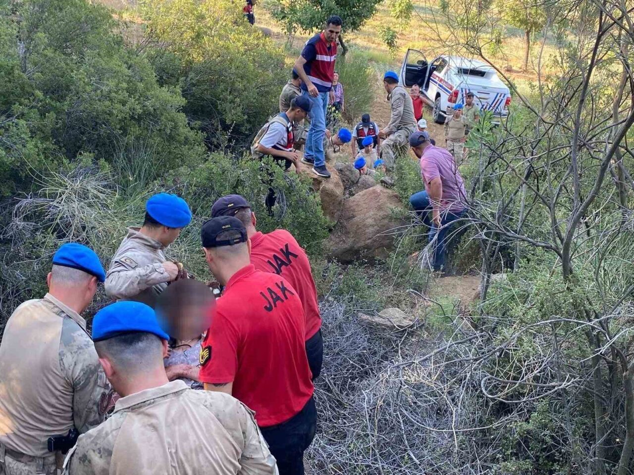 Aydın’ın Çine ilçesinde kaybolan bir kişi havadan ve karadan yapılan