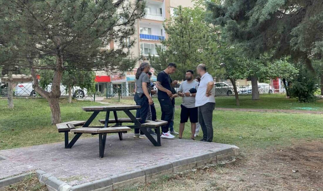 Eskişehir’de bir şahıs, alacak-verecek meselesi nedeniyle kayınçosunu tabancayla vurarak yaraladı.