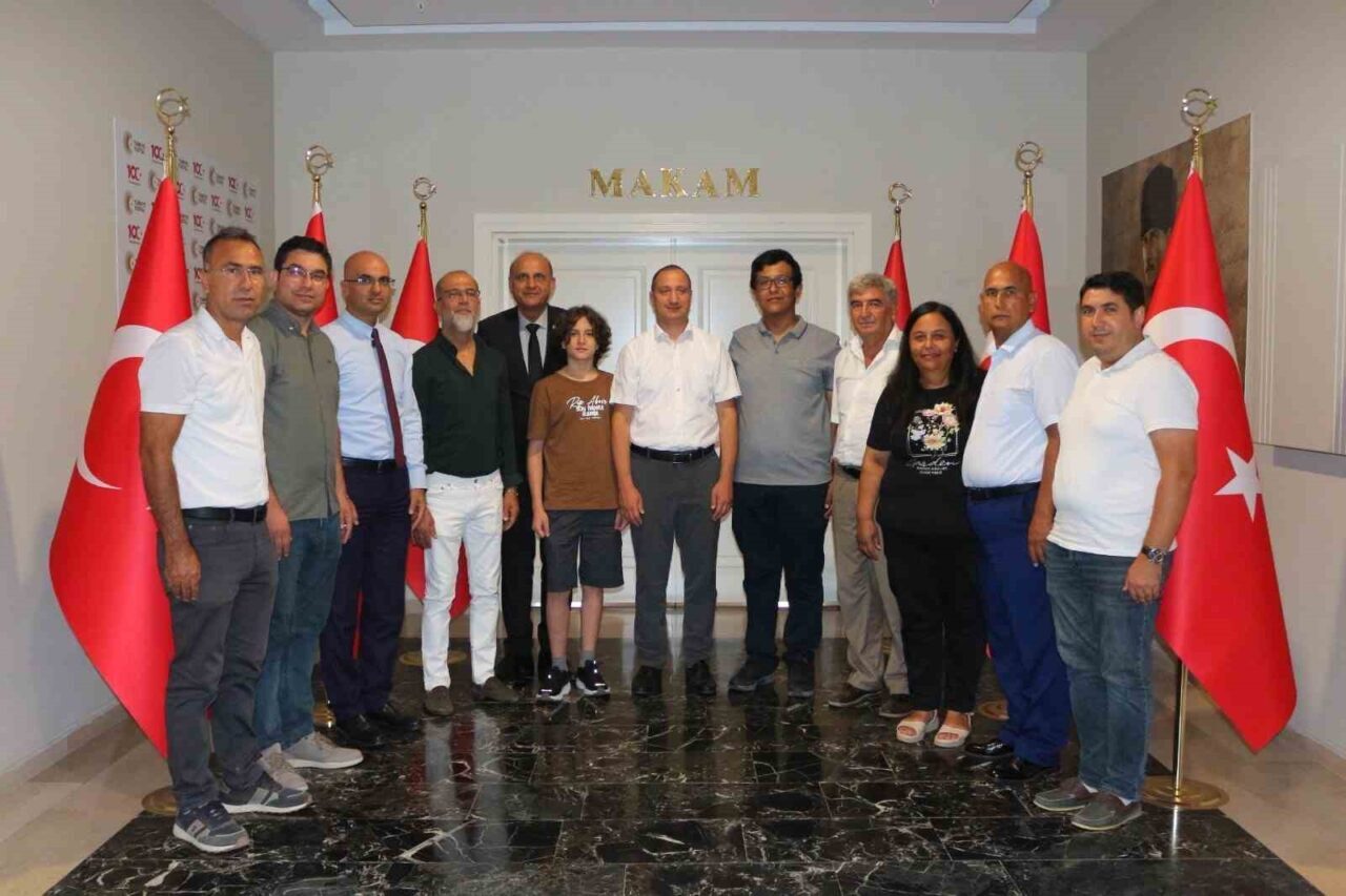 Mersin’in Tarsus ilçe Kaymakamı Mehmet Ali Akyüz, LGS Türkiye Şampiyonu